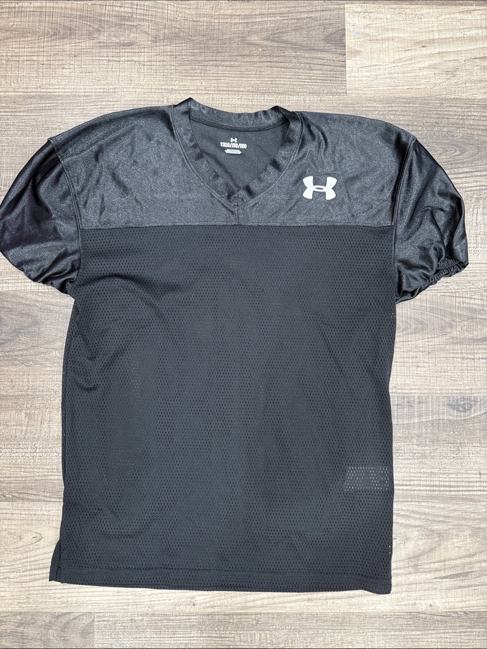 Under Armour Youth Black V-Neck Football Practice Jersey, Size XL
